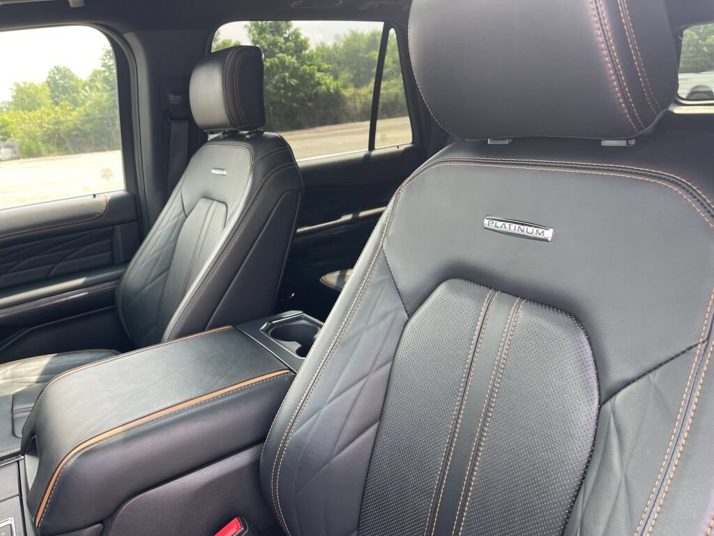 Used 2023 Ford Expedition Platinum AWD/4WD image 6