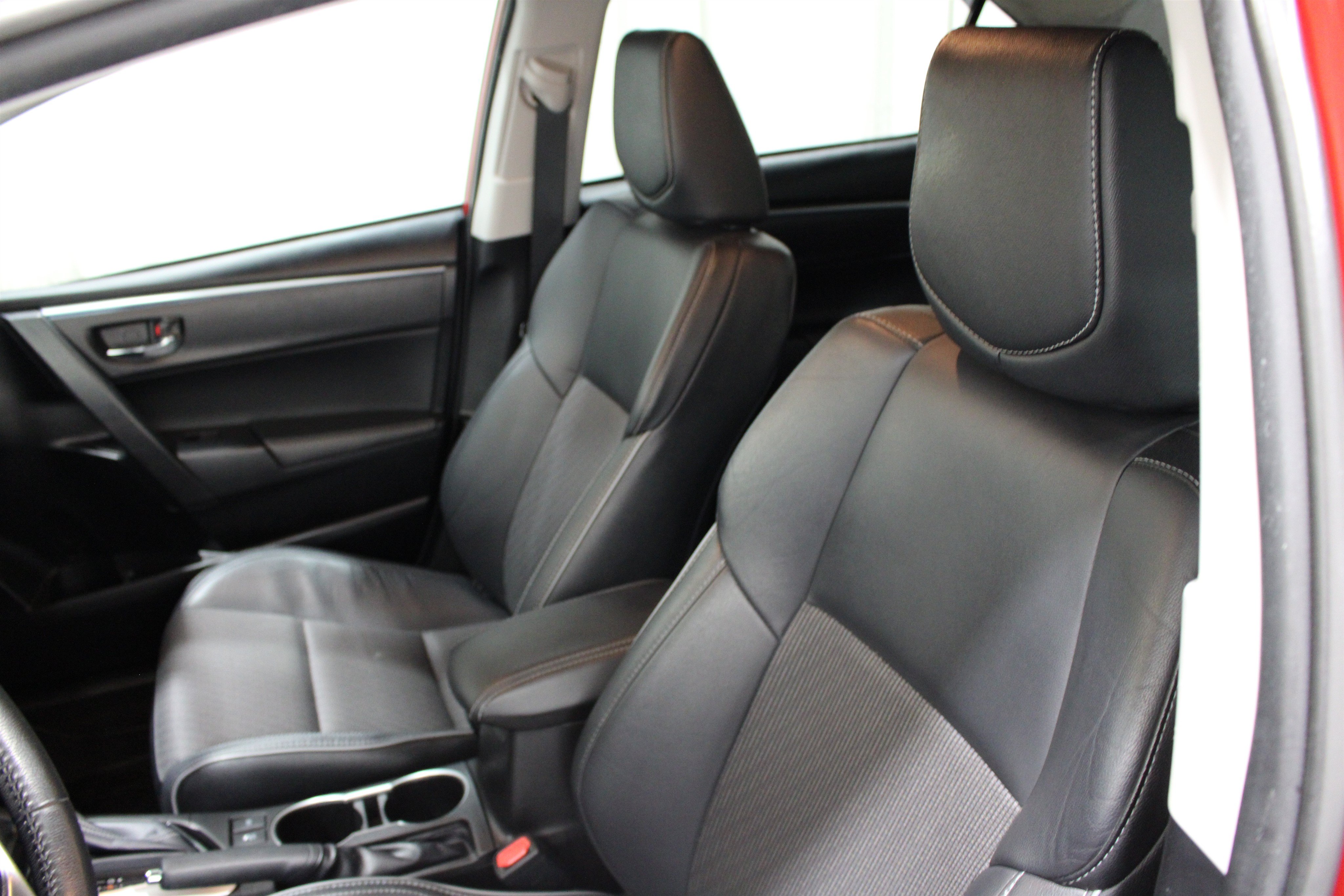 Used 2015 Toyota Corolla S w/ Body Protection Package #1 FWD image 4