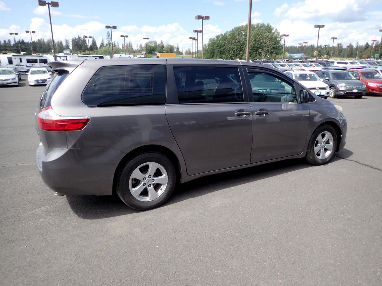 Used 2015 Toyota Sienna L FWD image 5