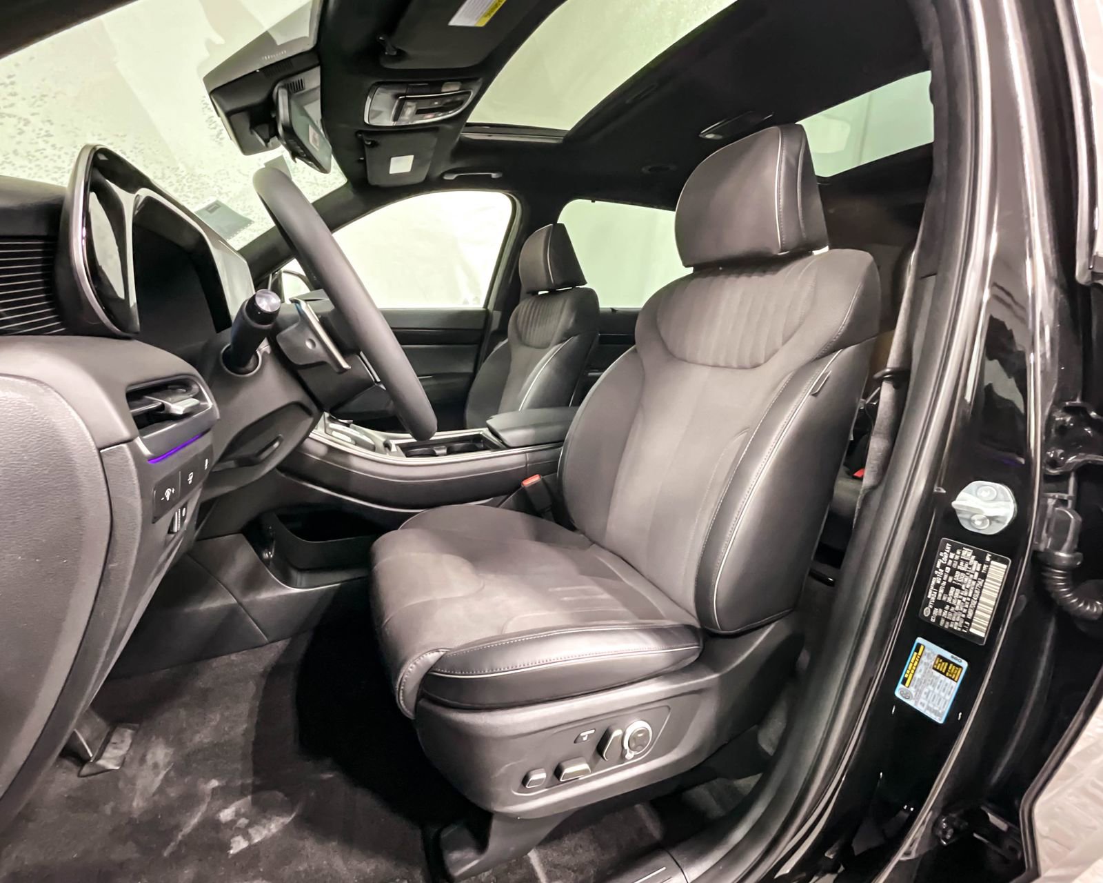 Used 2025 Hyundai Palisade Calligraphy image 10