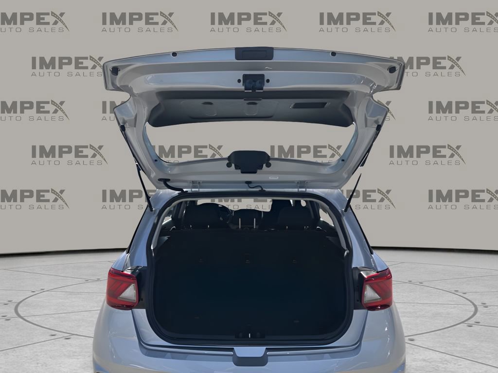 Used 2025 Hyundai Venue SEL FWD image 26