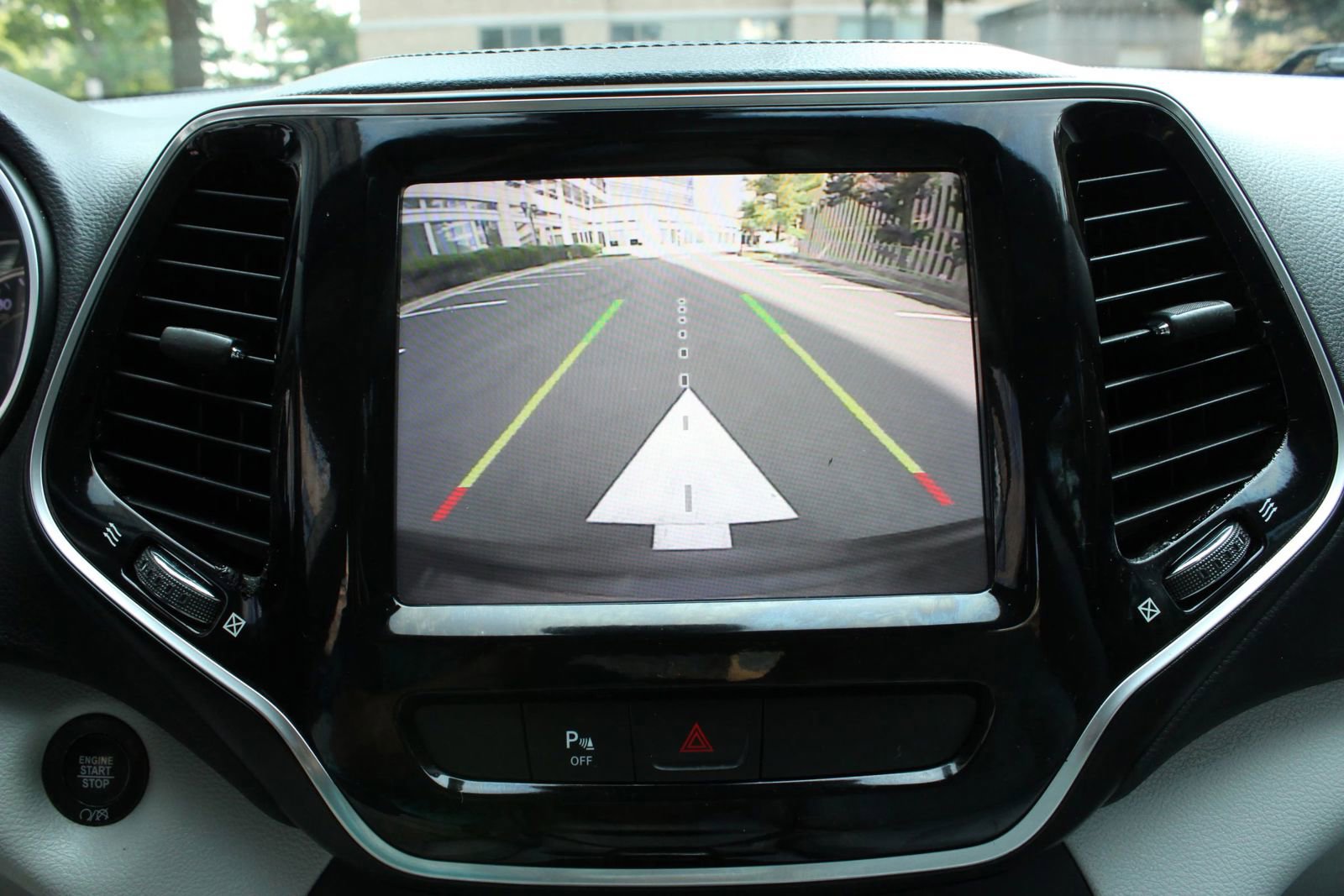 Used 2020 Jeep Cherokee Limited FWD image 44