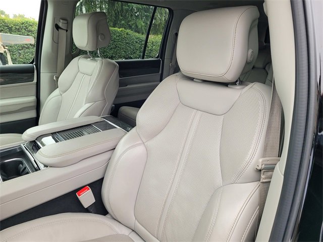 Used 2022 Jeep Wagoneer Series II image 13