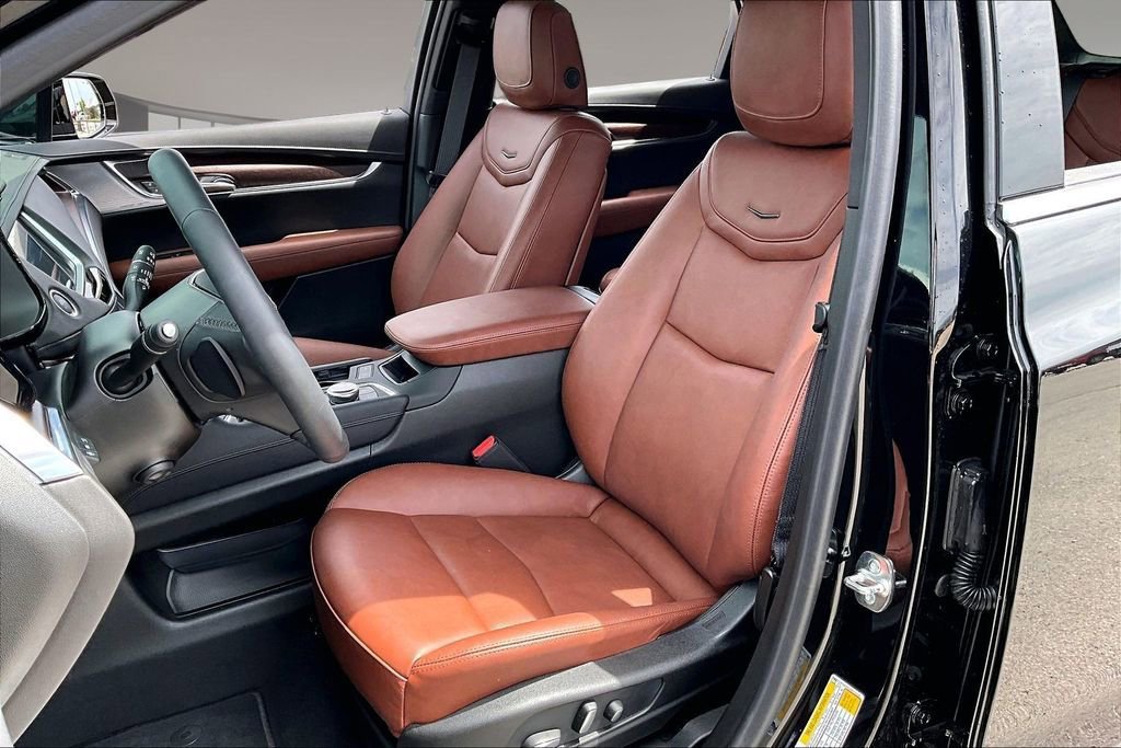 New 2026 Cadillac XT5 Premium Luxury w/ Driver Assist Package FWD image 9