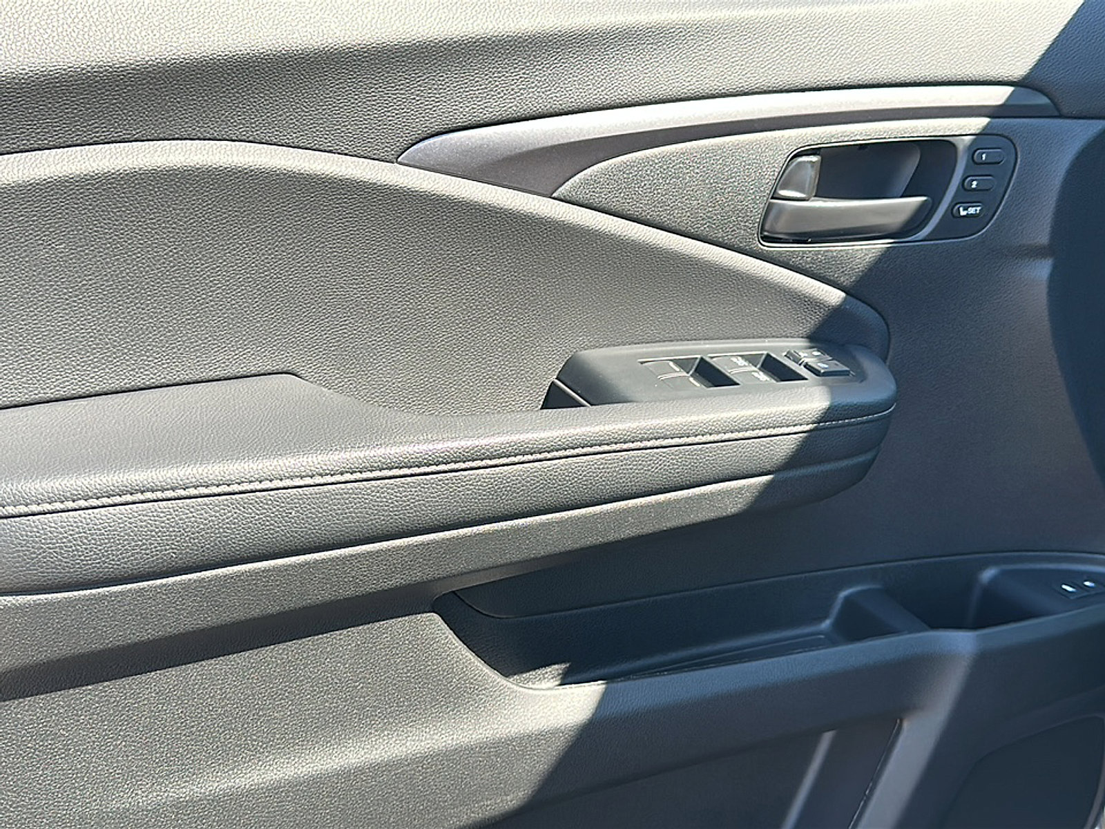 Used 2023 Honda Passport EX-L image 16