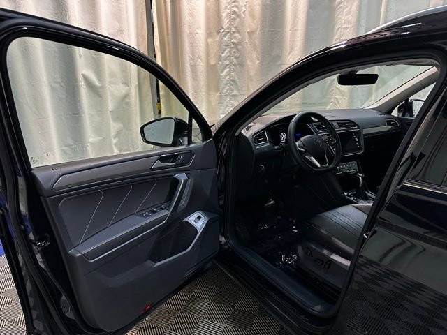 Certified 2022 Volkswagen Tiguan SE image 11