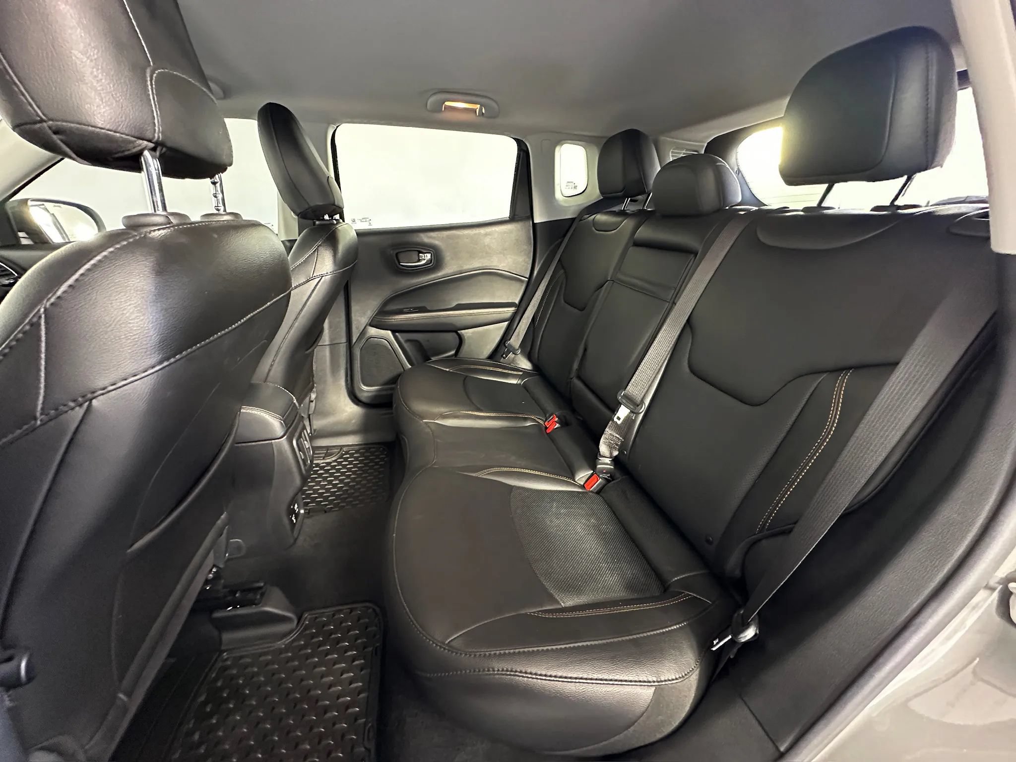 Used 2020 Jeep Compass Limited AWD/4WD image 35