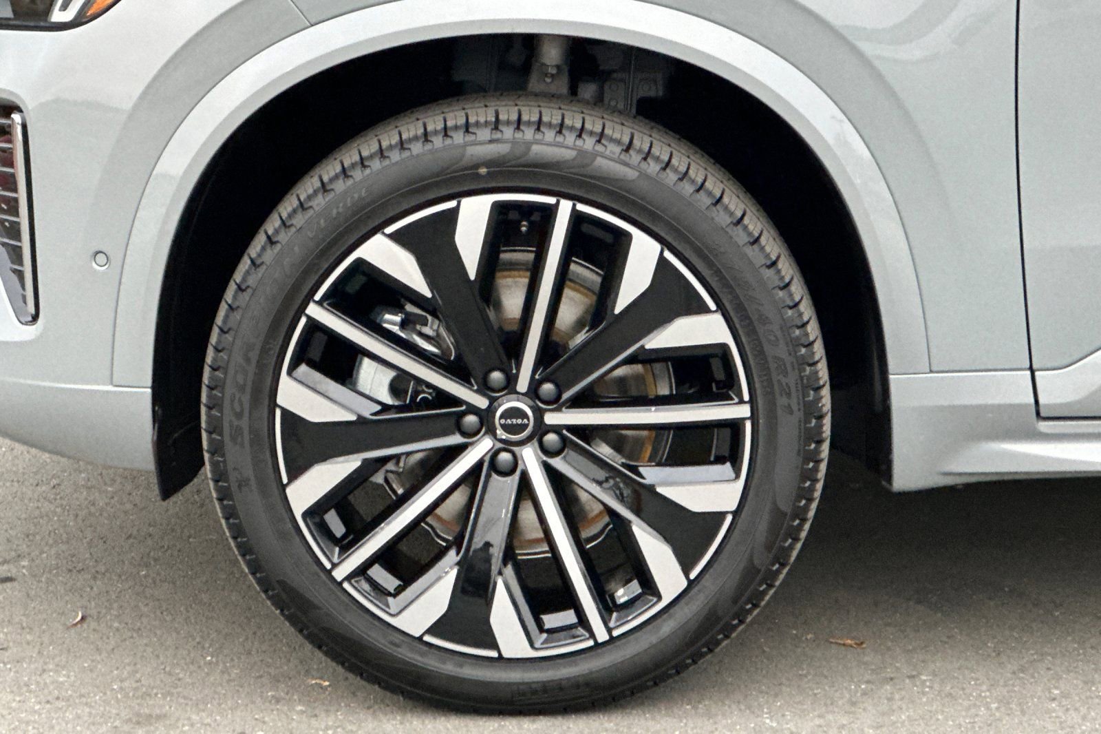 New 2026 Volvo XC90 B6 Ultra w/ Protection Package image 11