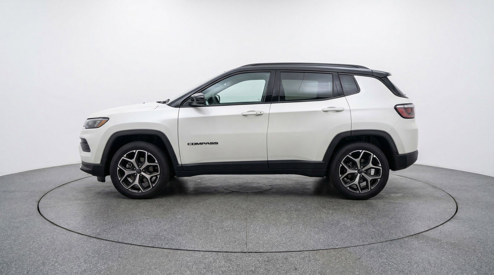 Used 2025 Jeep Compass Limited AWD/4WD image 5