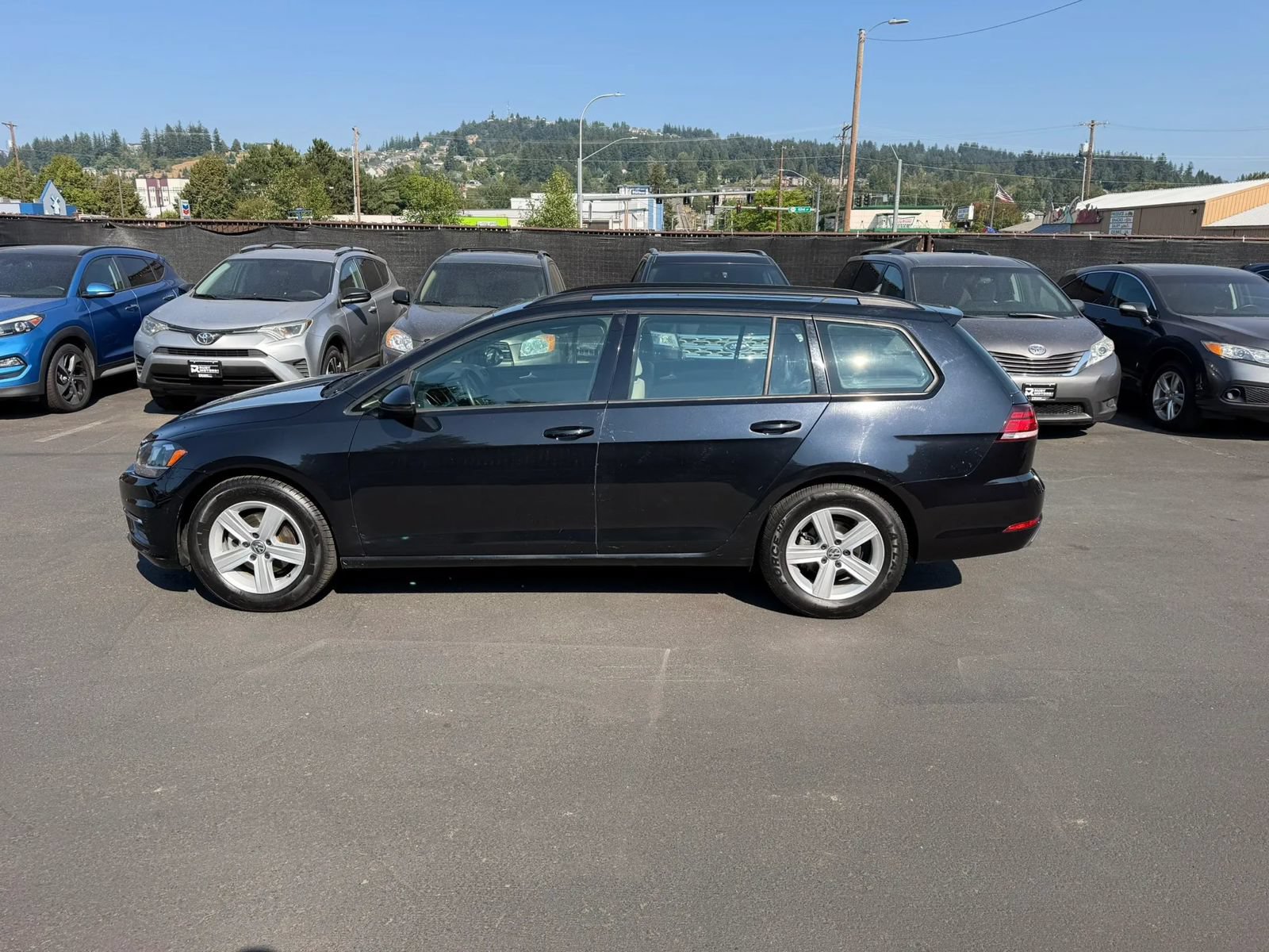 Used 2018 Volkswagen Golf SE FWD image 8