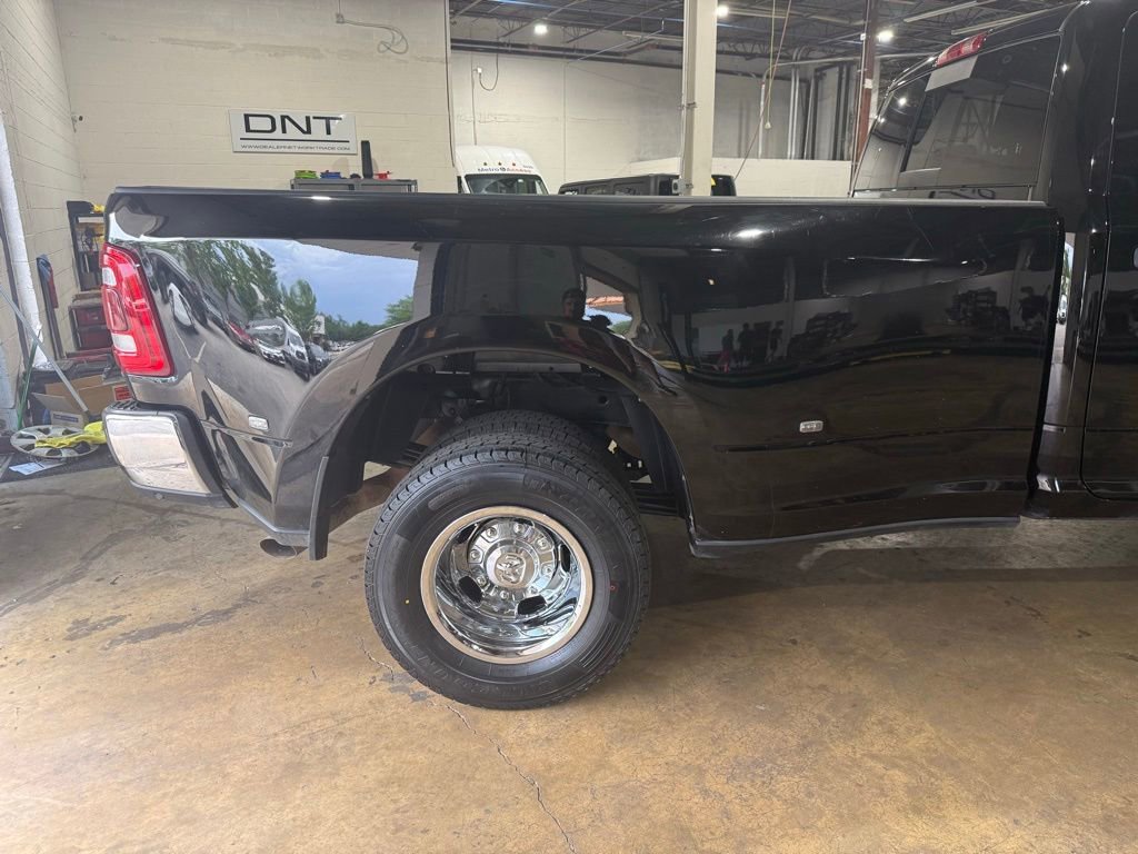 Used 2024 RAM 3500 Tradesman w/ Chrome Appearance Group AWD/4WD image 12