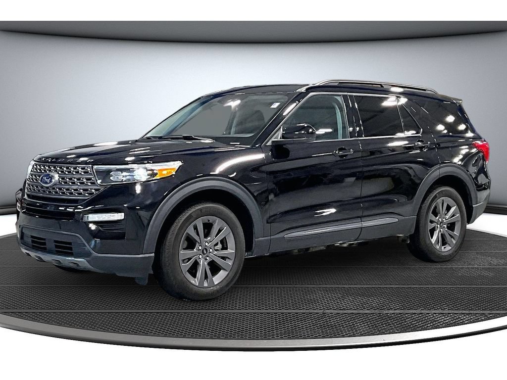 Used 2024 Ford Explorer XLT w/ Equipment Group 202A AWD/4WD image 15