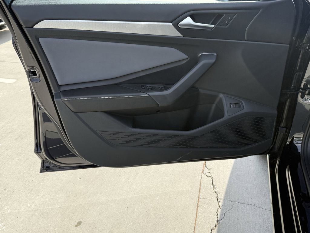 New 2026 Volkswagen Jetta SE image 10