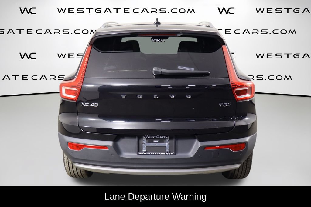 Used 2022 Volvo XC40 T5 Momentum AWD/4WD image 4