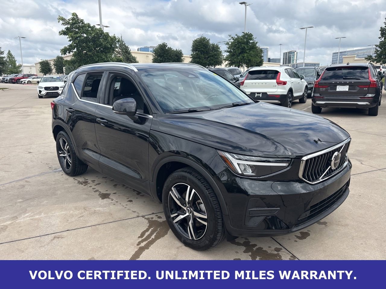 Certified 2025 Volvo XC40 B5 Core AWD/4WD image 3