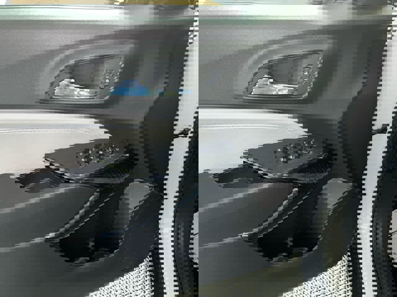 Used 2024 Chevrolet Trax LT image 13