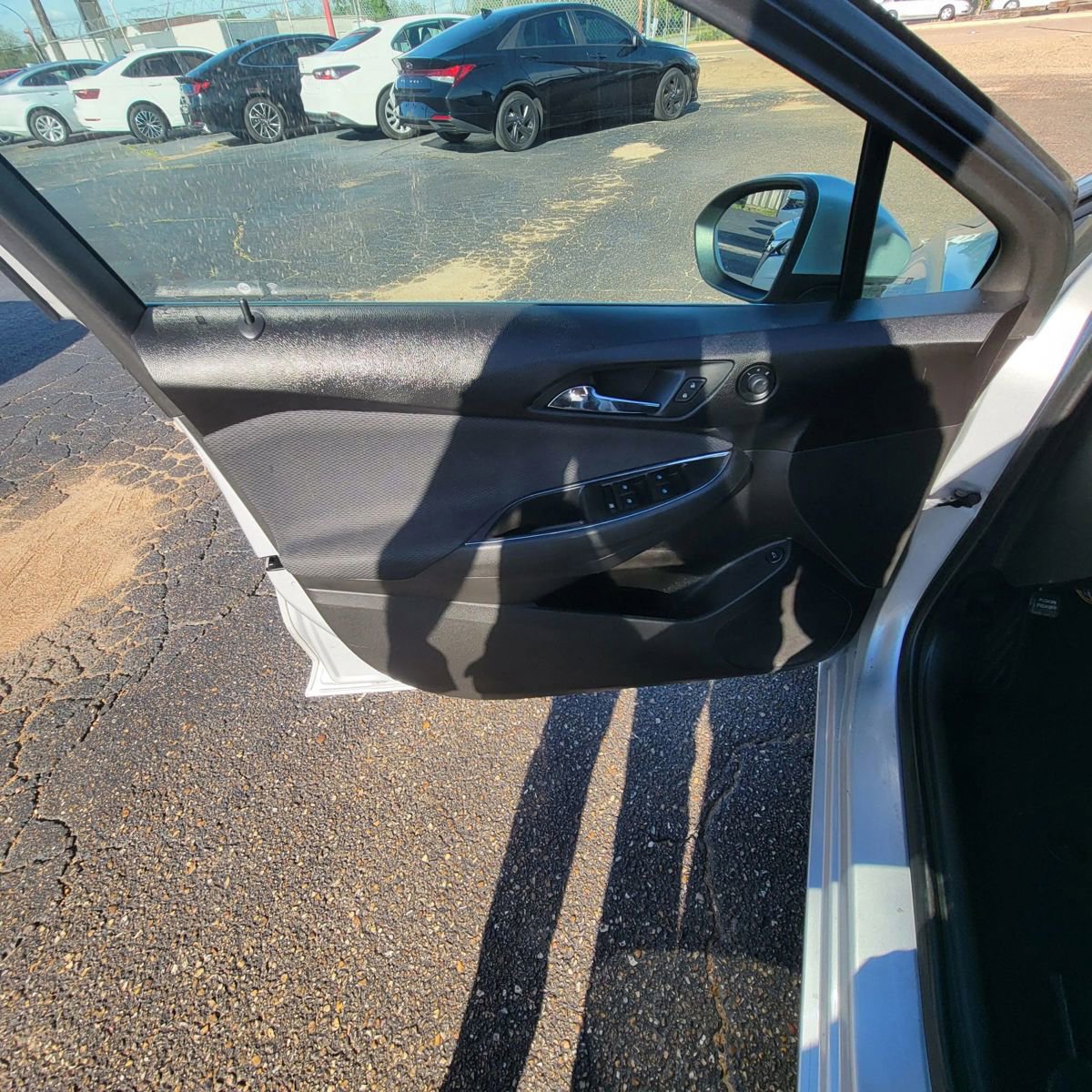 Used 2019 Chevrolet Cruze LT image 20