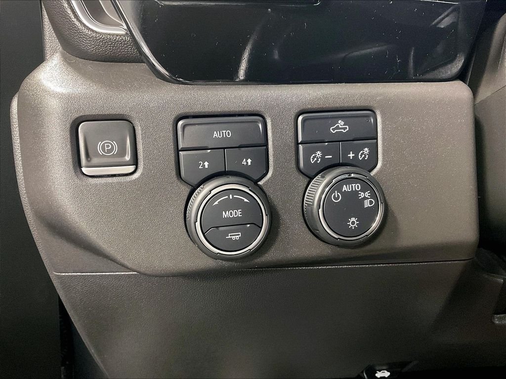 Used 2023 Chevrolet Silverado 1500 LT AWD/4WD image 25