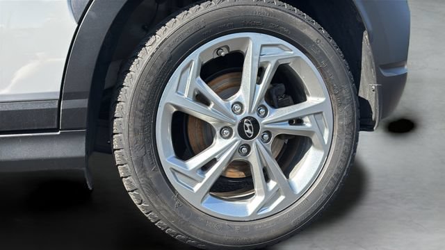 Used 2023 Hyundai Kona SEL AWD/4WD image 28
