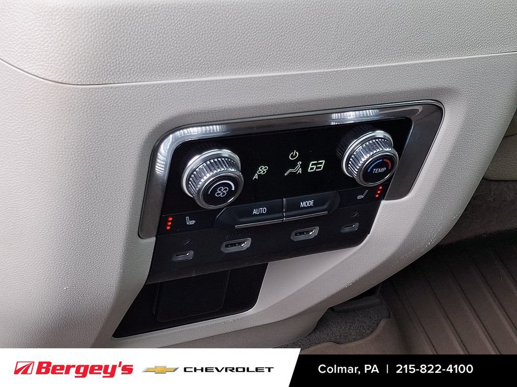Used 2022 GMC Yukon XL Denali w/ Denali Ultimate Package AWD/4WD image 16