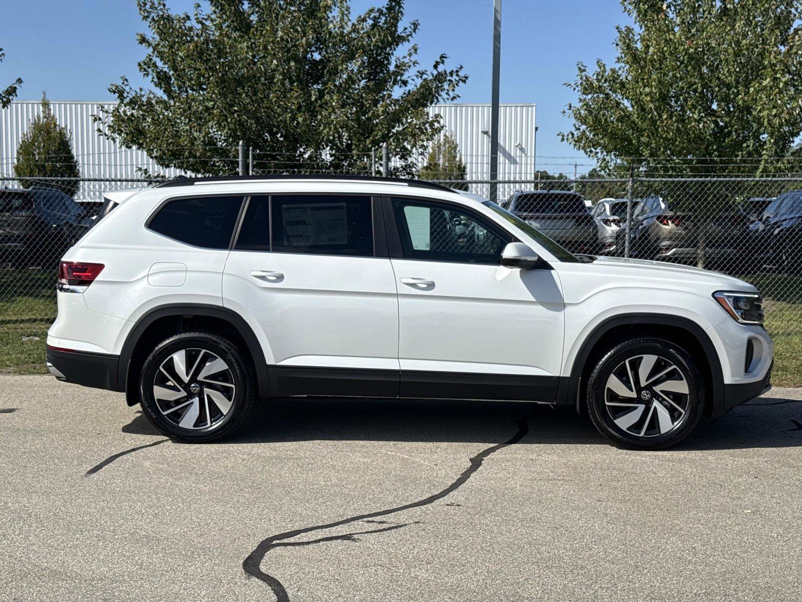 New 2026 Volkswagen Atlas SE image 3