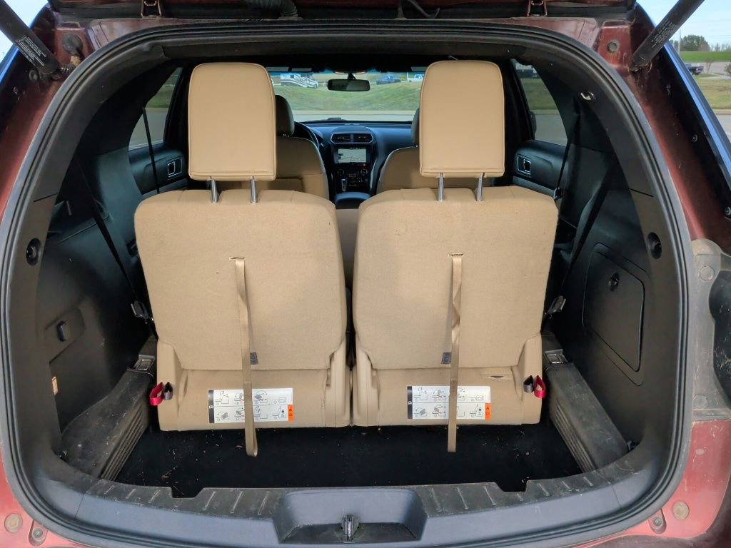 Used 2016 Ford Explorer XLT w/ Equipment Group 202A image 33