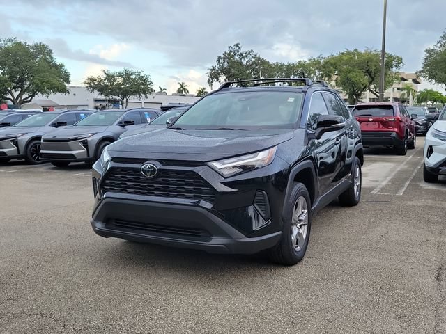 Used 2025 Toyota RAV4 XLE w/ Convenience Package AWD/4WD image 2
