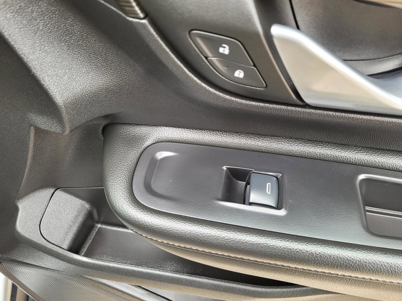 Used 2024 GMC Terrain SLT image 8