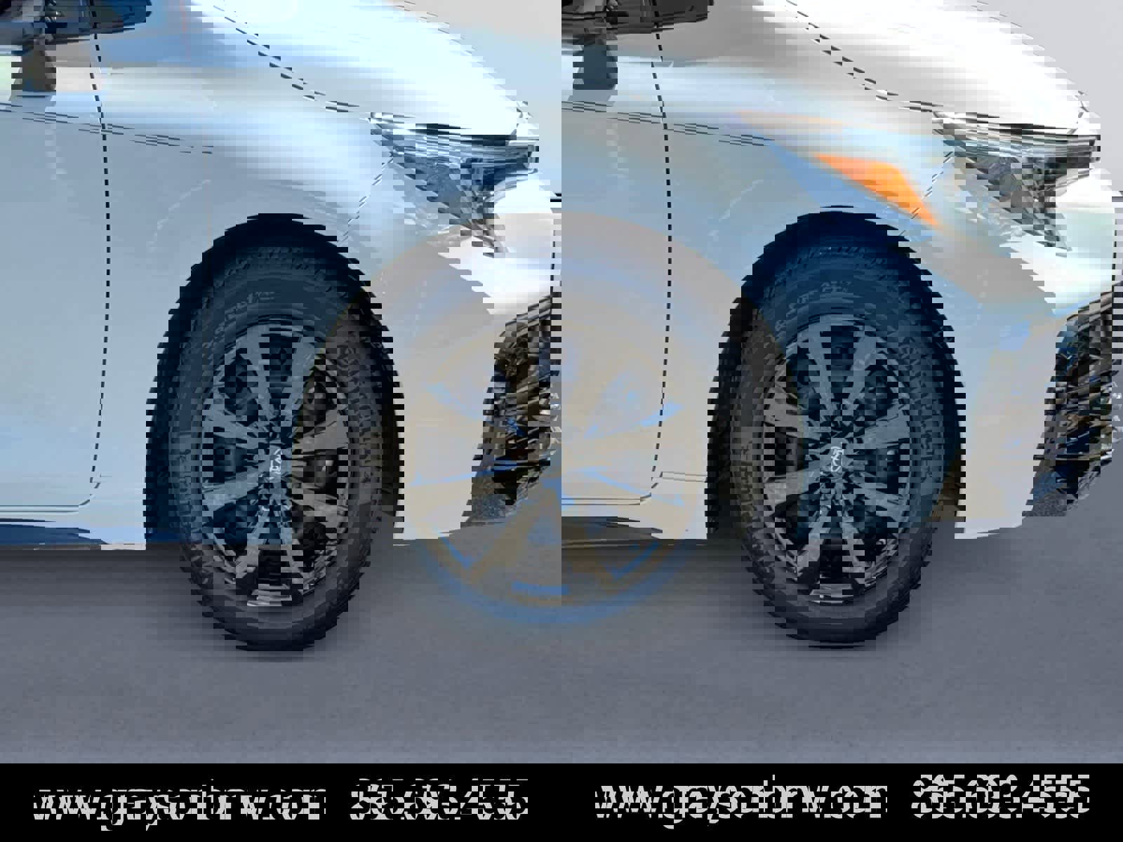 Used 2024 Toyota Corolla Sedan w/ SE Convenience Package image 6