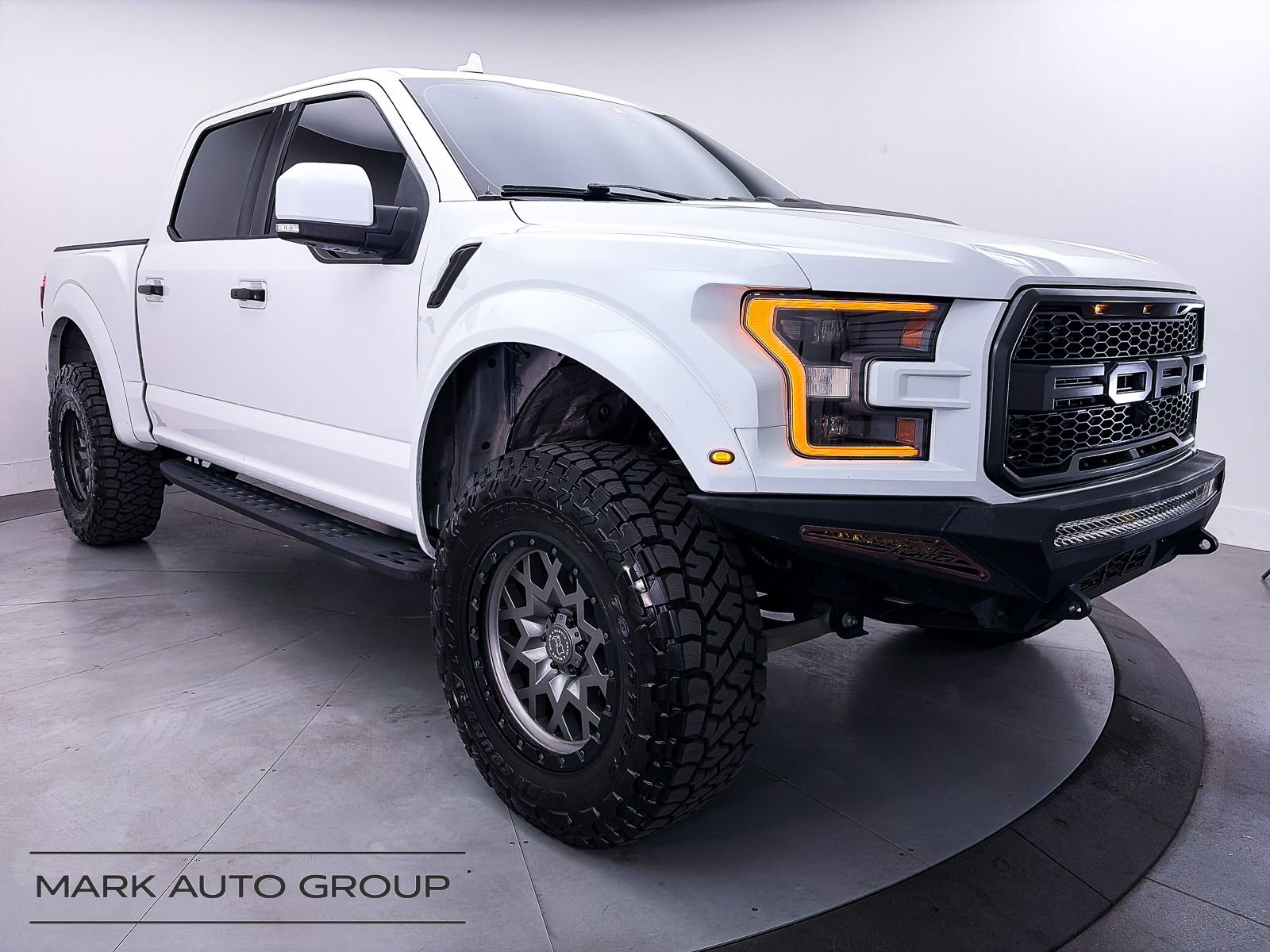 Used 2020 Ford F150 Raptor w/ Equipment Group 802A Luxury AWD/4WD image 1