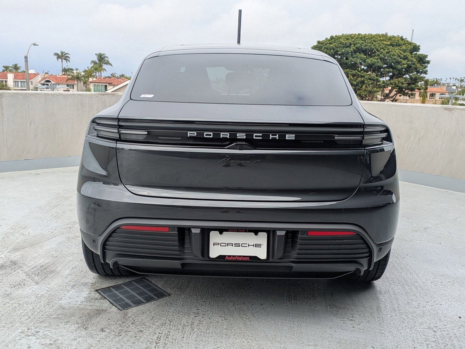 New 2025 Porsche Macan 4 Electric image 10