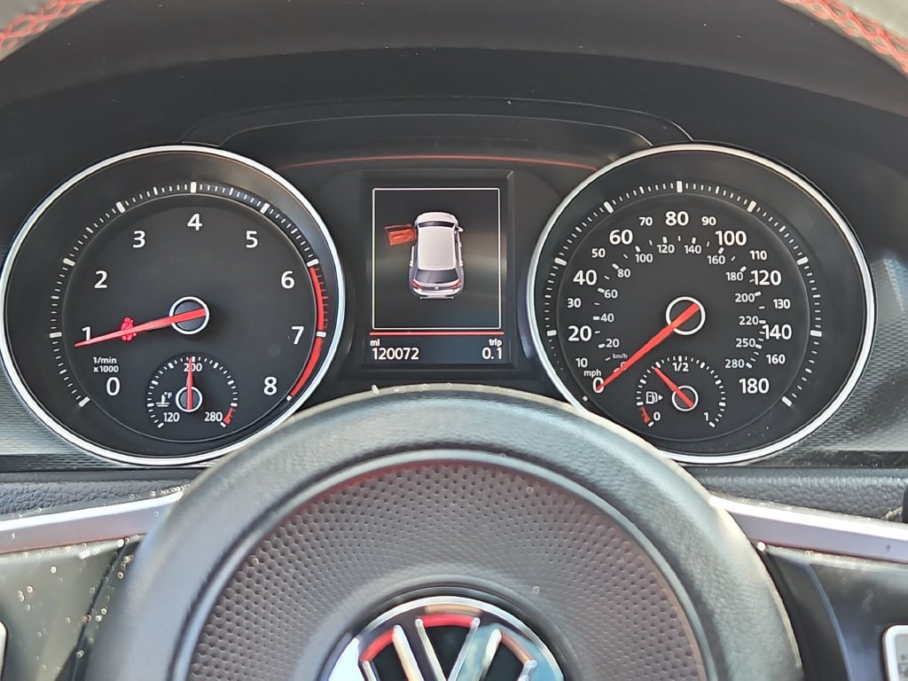 Used 2017 Volkswagen GTI SE FWD image 22