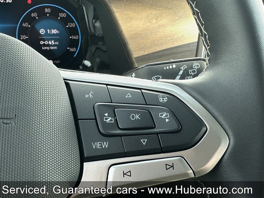 Used 2025 Volkswagen Atlas SE image 29