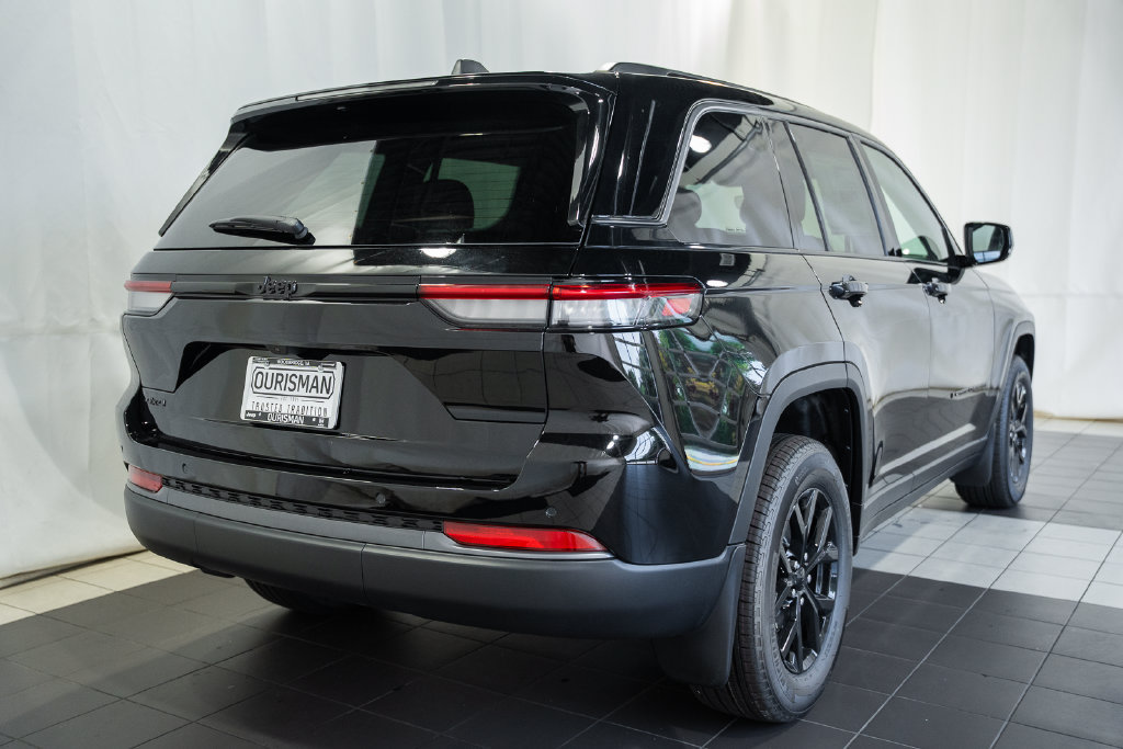 New 2026 Jeep Grand Cherokee Altitude AWD/4WD image 4