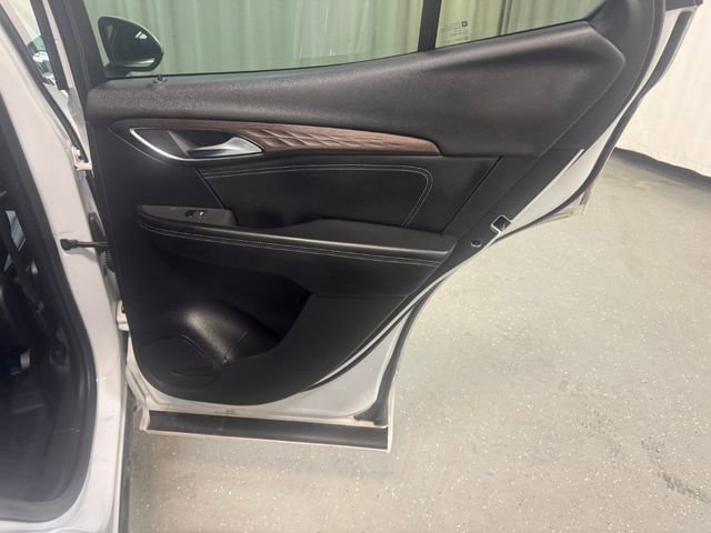 Used 2023 Buick Envision Avenir image 37