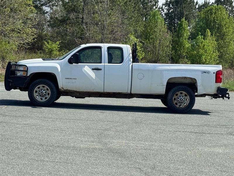 Used 2011 Chevrolet Silverado 3500 W/T image 3