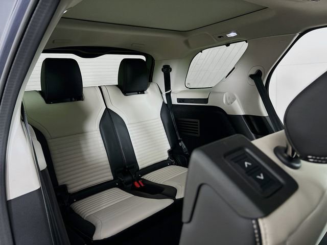 New 2026 Land Rover Discovery Limited Edition AWD/4WD image 26