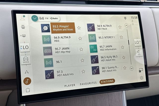 New 2026 Land Rover Range Rover SE image 17