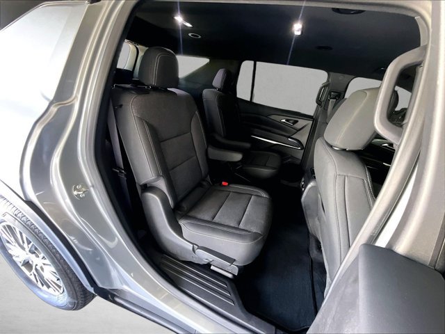 Used 2025 Chevrolet Traverse LT FWD image 29