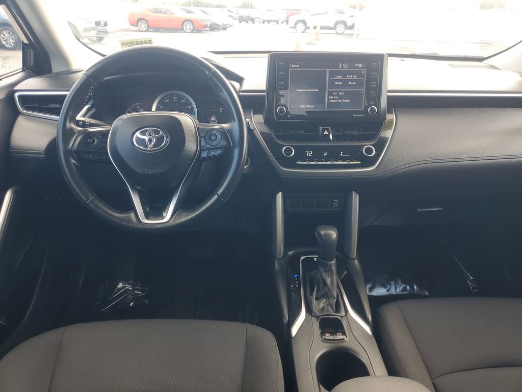 Used 2022 Toyota Corolla Cross LE image 9