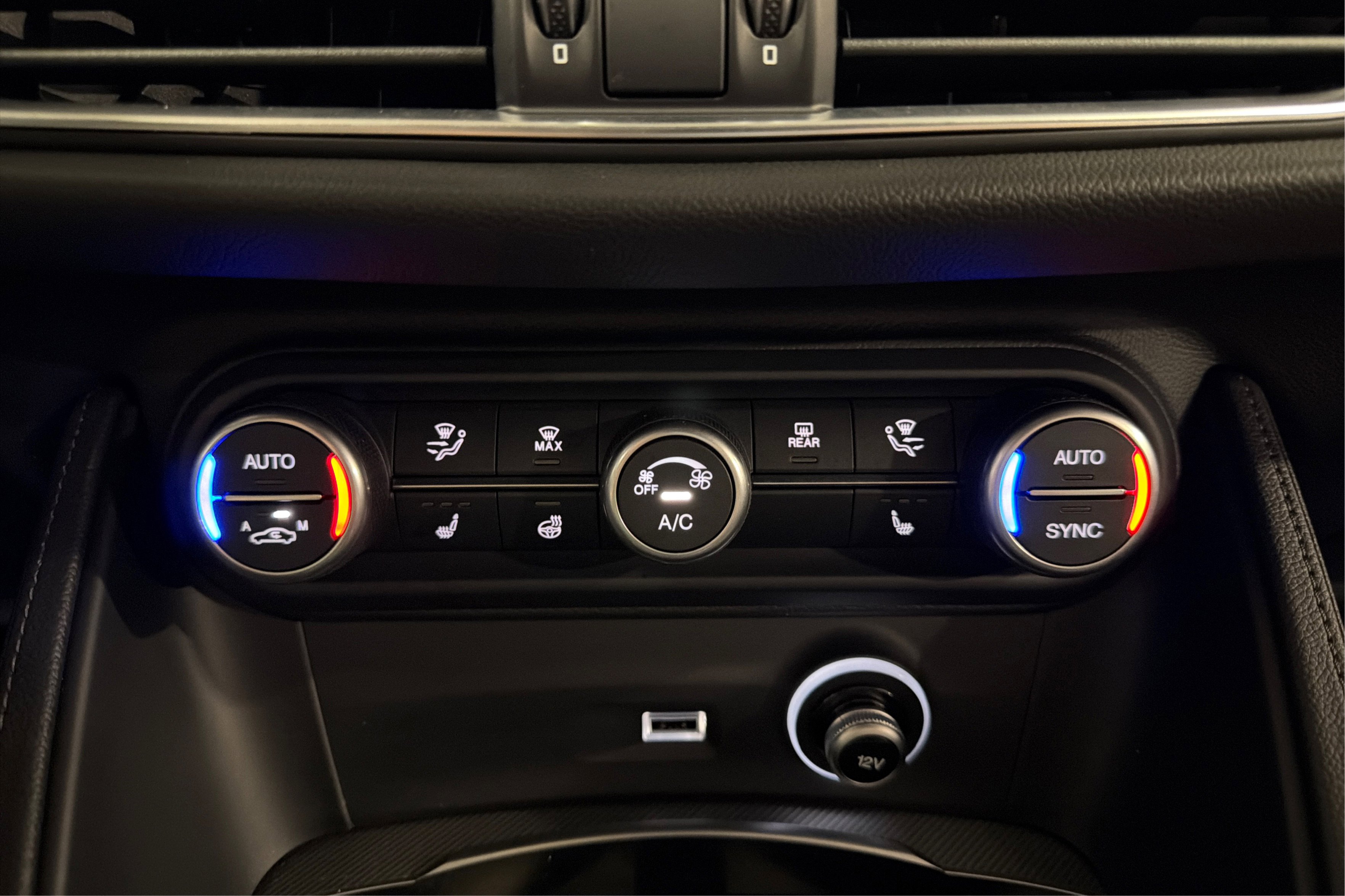 Used 2025 Alfa Romeo Stelvio Sprint w/ Veloce Package image 33