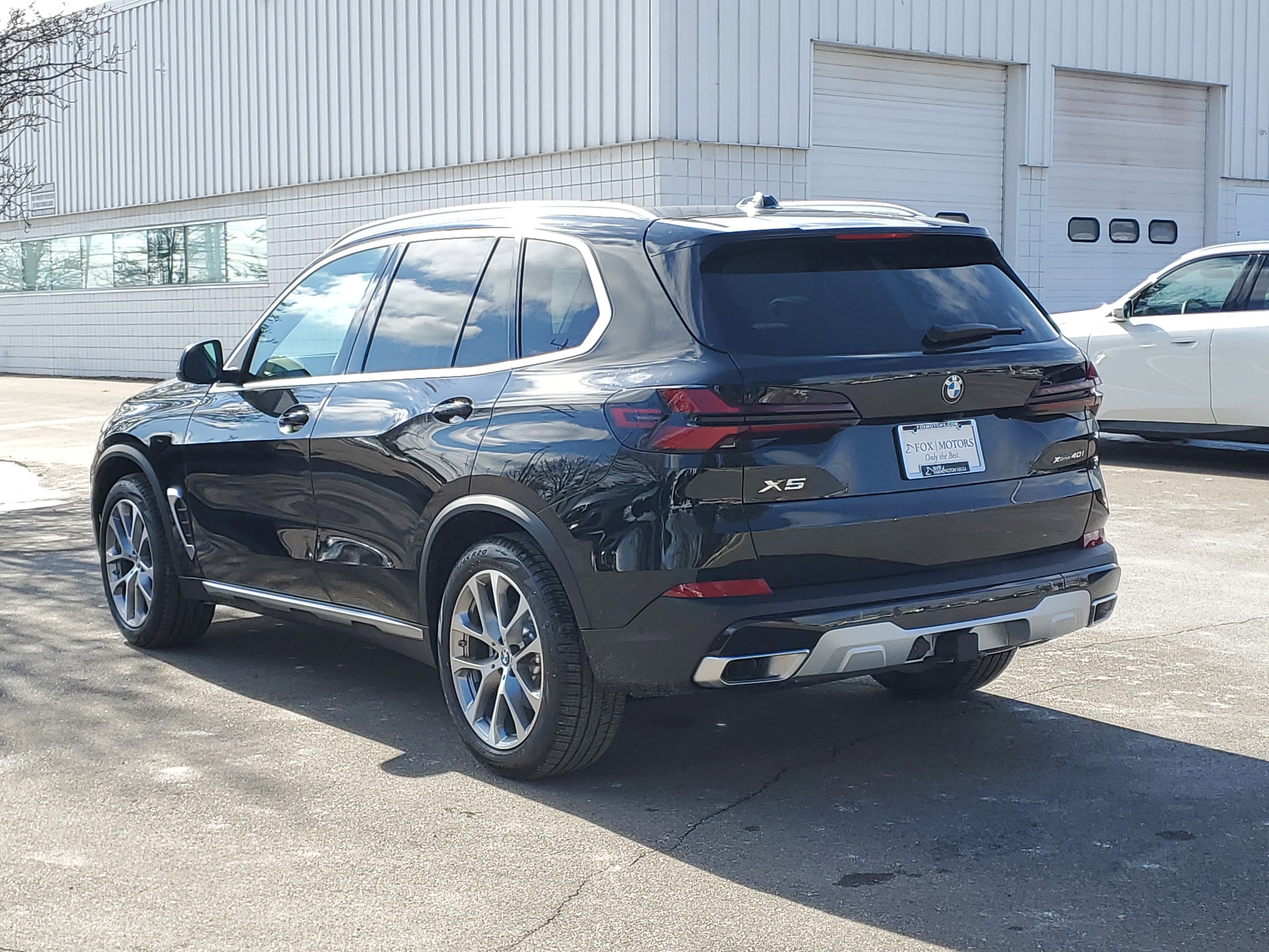 New 2026 BMW X5 xDrive40i w/ Premium Package image 2