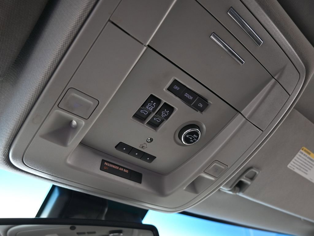 Used 2020 Chevrolet Suburban LT image 24