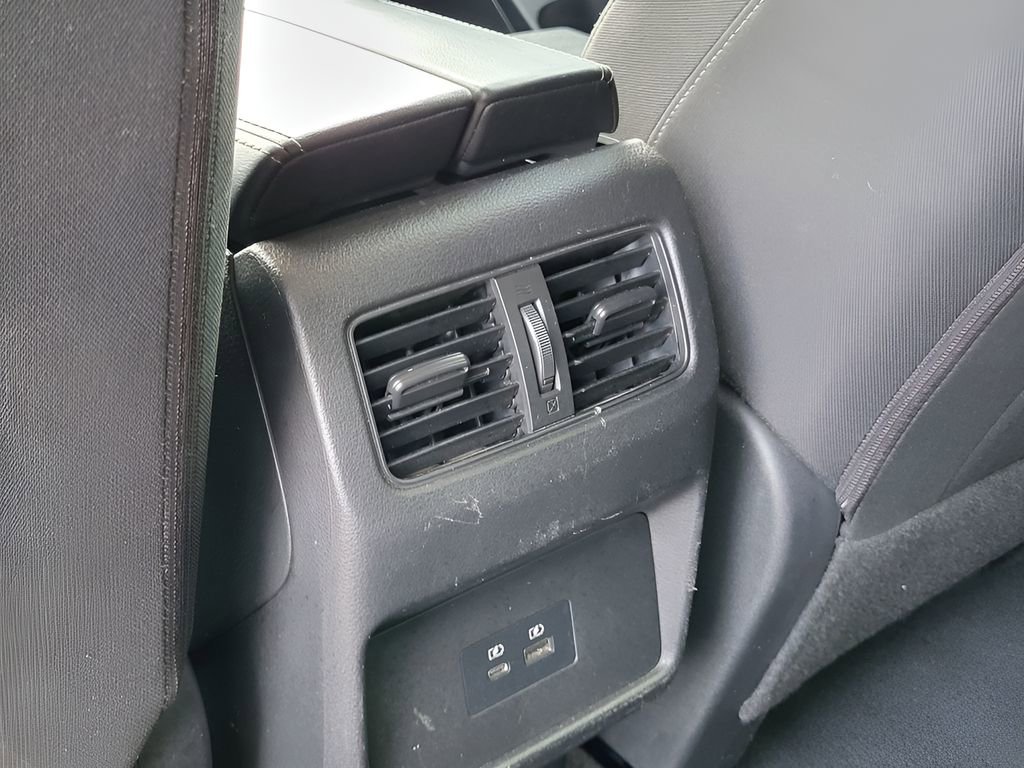 Used 2023 Nissan Rogue SV image 26