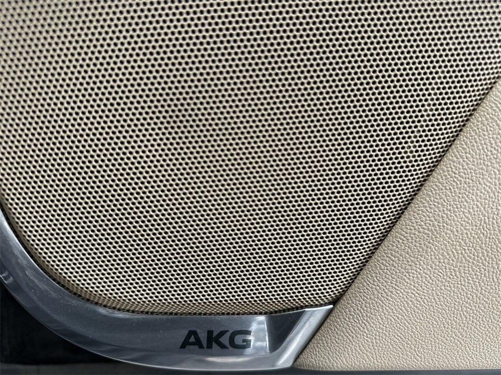 Used 2024 Cadillac Escalade Premium Luxury image 32