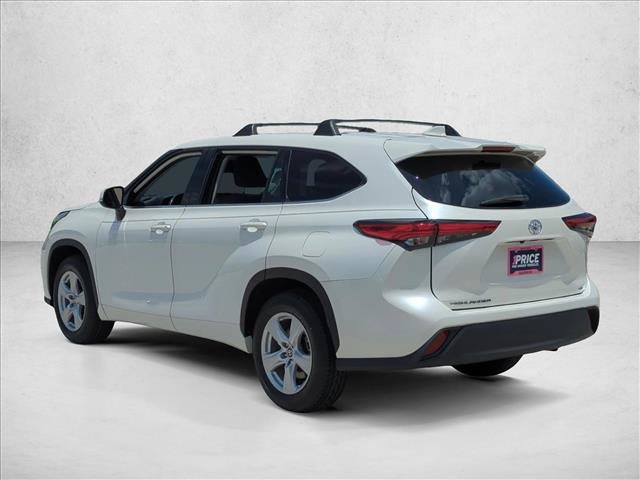Used 2021 Toyota Highlander LE FWD image 8