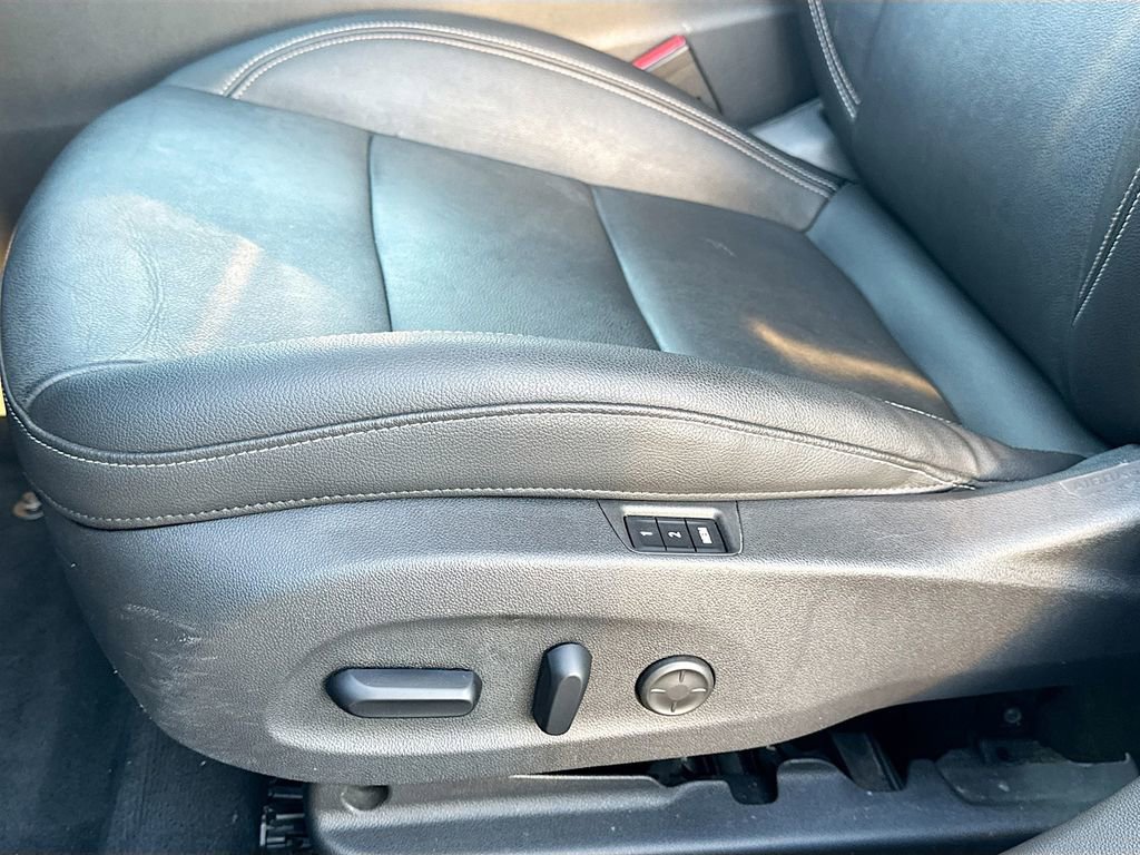 Used 2018 Buick Regal Essence w/ Driver Confidence Package #1 image 25