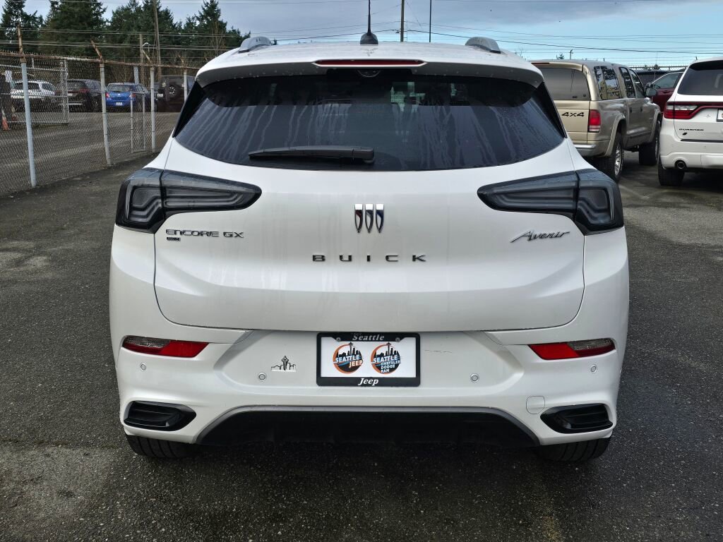 Used 2024 Buick Encore GX Avenir w/ Avenir Technology Package image 7