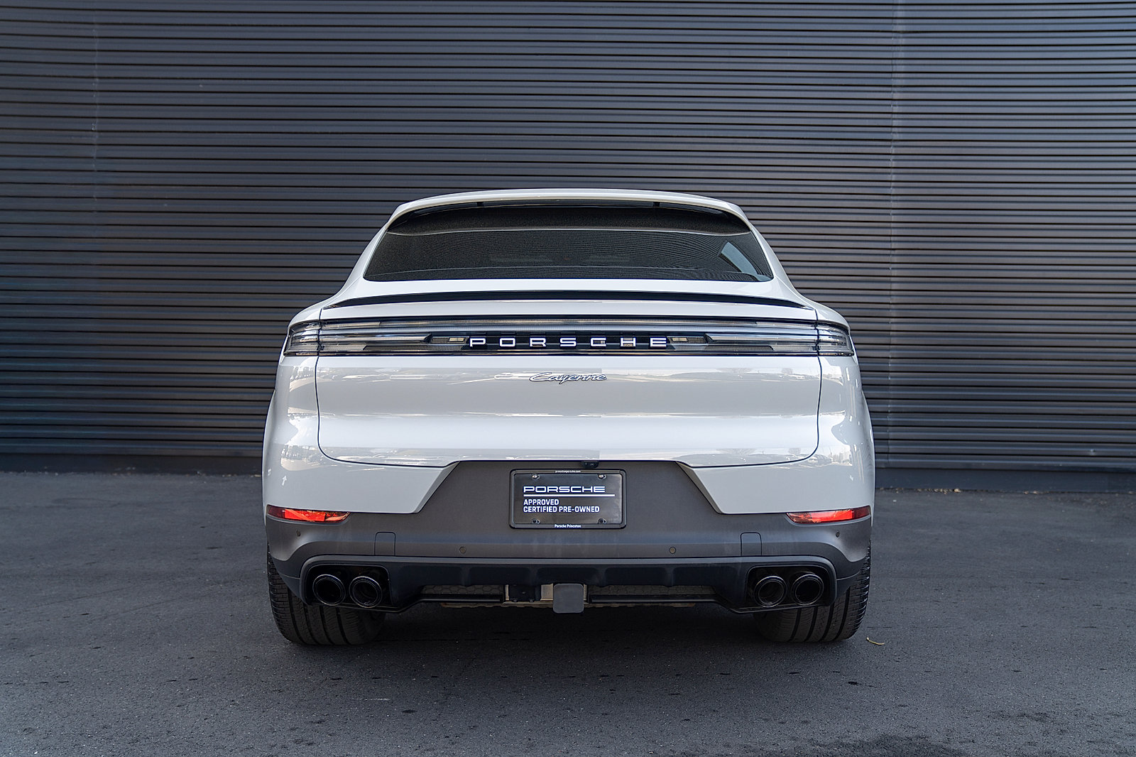 Certified 2025 Porsche Cayenne E-Hybrid Coupe AWD/4WD image 30