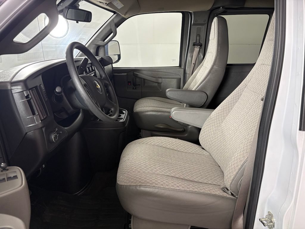Used 2024 Chevrolet Express 3500 LT w/ LT Preferred Equipment Group RWD image 26